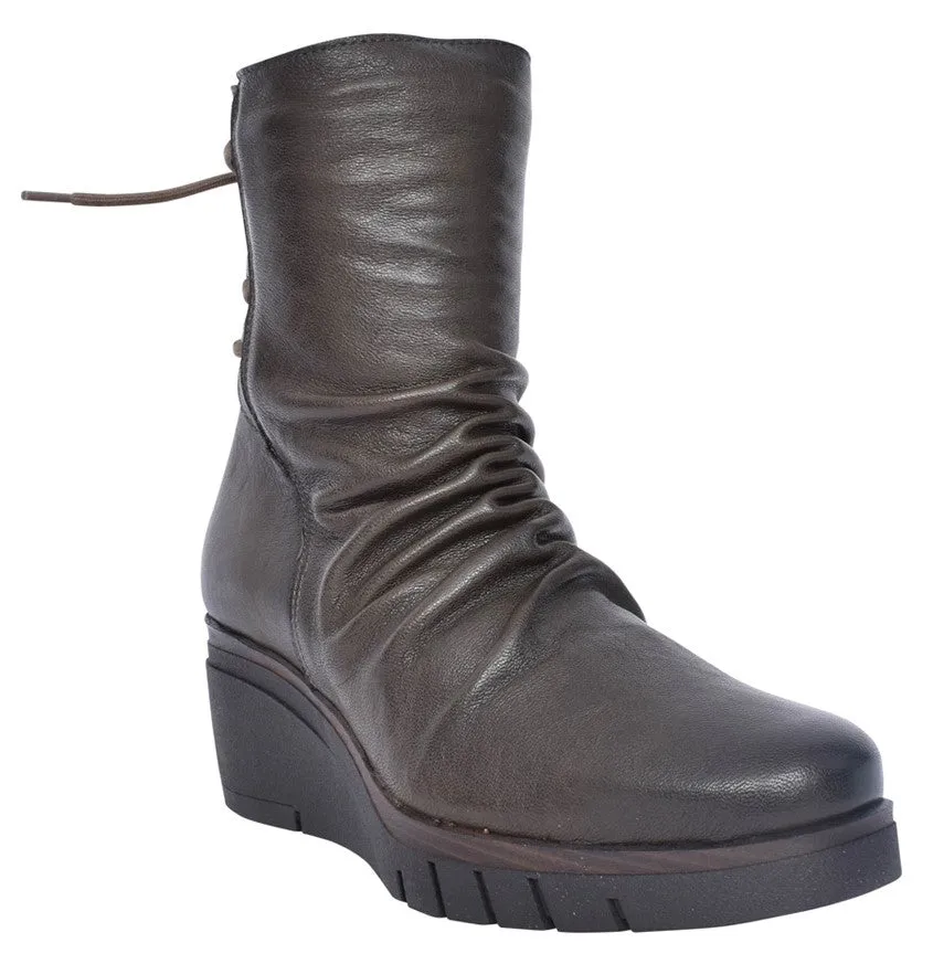 Paula Urban 10-1137 Womens Leather Pull On Boots